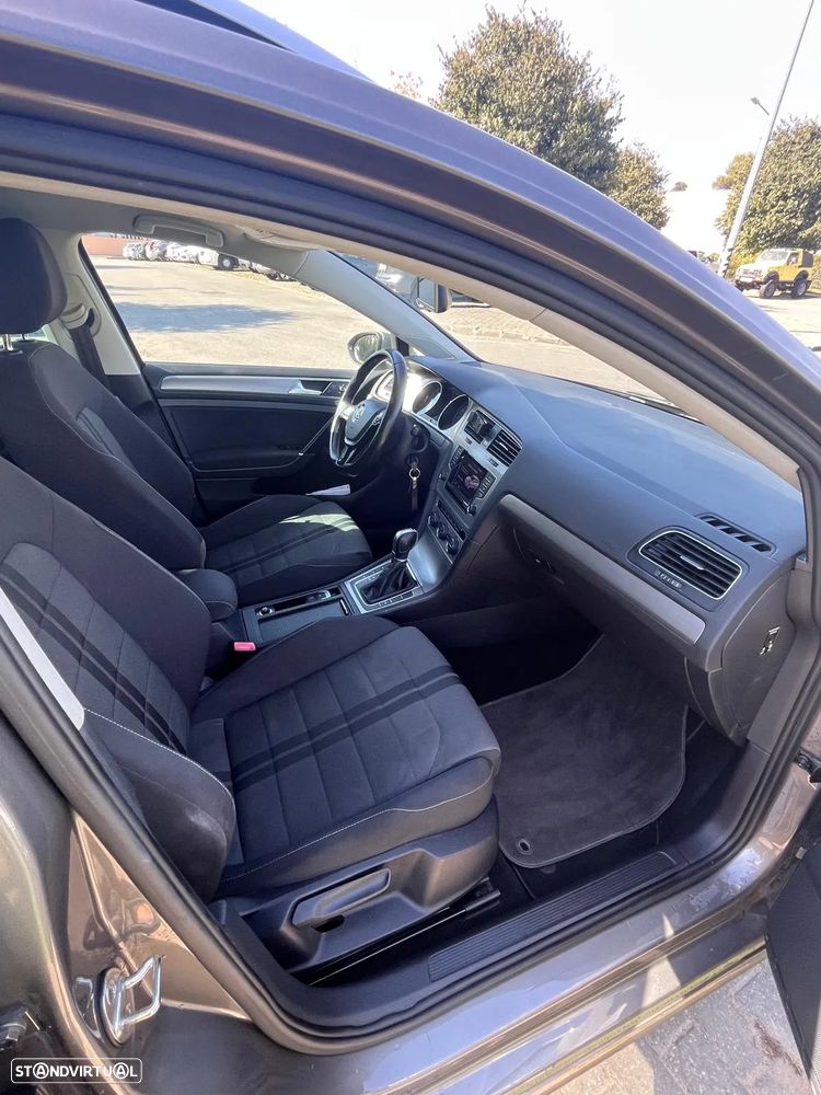 VW Golf Variant 1.6 TDi Highline DSG - 6