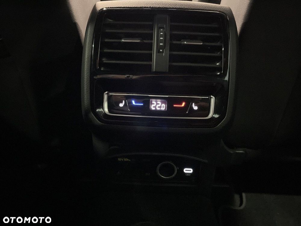 Volkswagen Passat Variant 2.0 TDI 4Mot Elegance DSG - 28