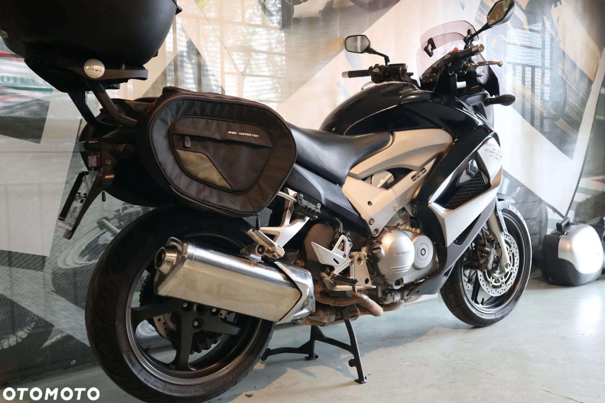 Honda VFR - 15