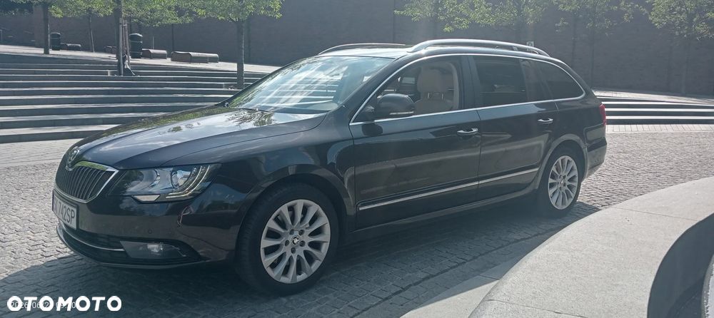Skoda Superb 2.0 TDI 4x4 Elegance DSG - 4