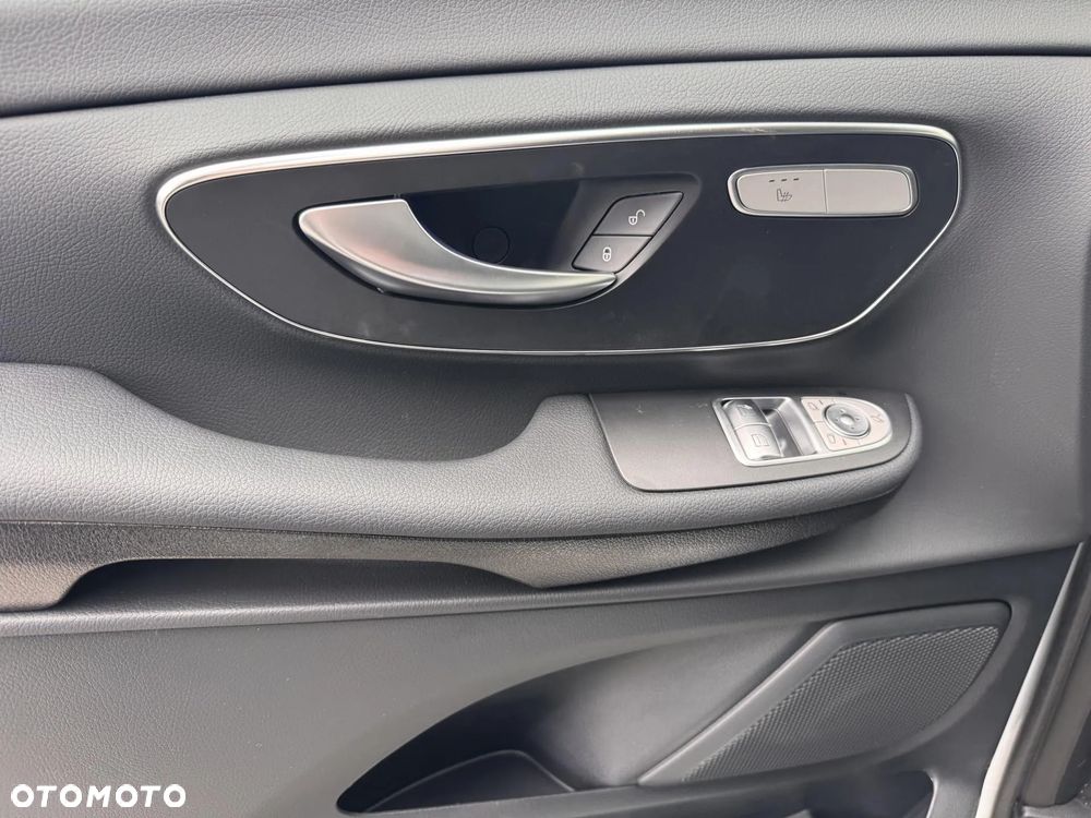 Mercedes-Benz Klasa V - 14