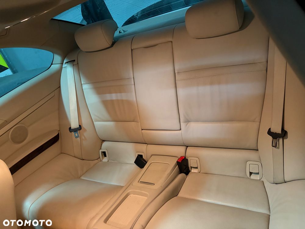 BMW Seria 3 335i Edition Exclusive - 10