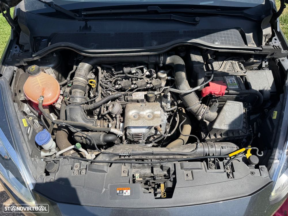 Ford Fiesta 1.0 EcoBoost Titanium - 16