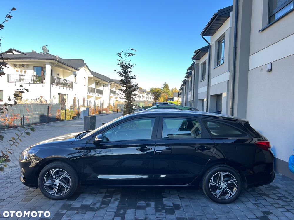 Hyundai i30 1.6 D GO Plus DCT - 29