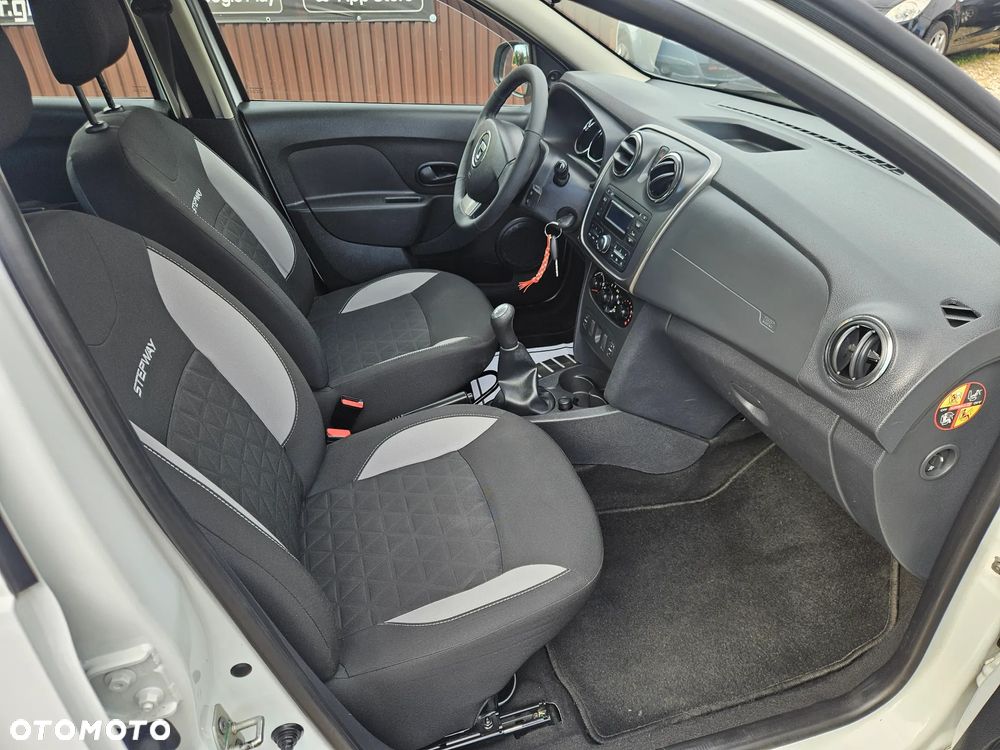 Dacia Sandero TCe 90 Celebration - 15