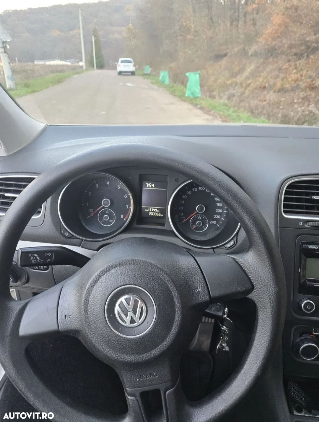Volkswagen Golf - 6