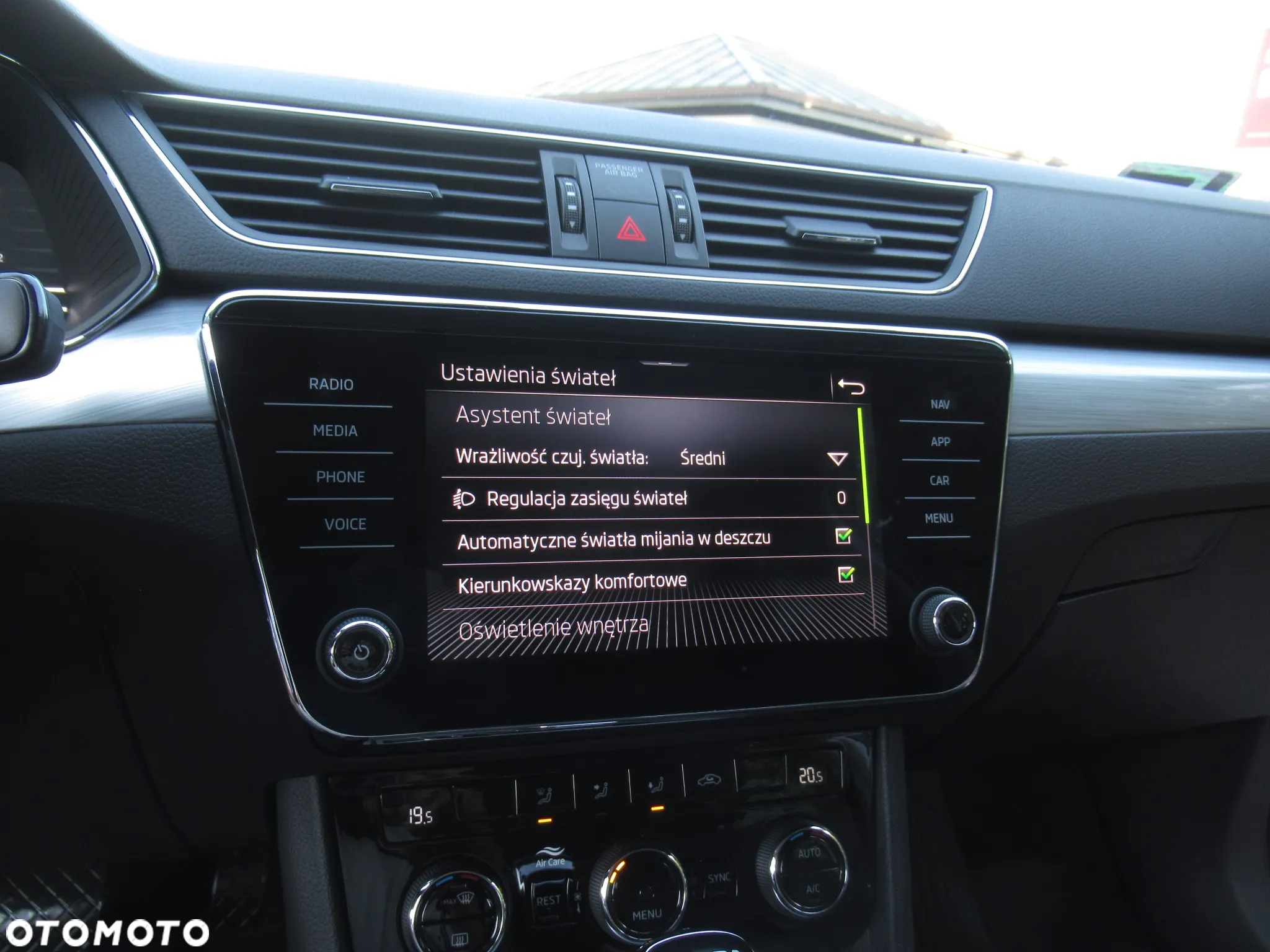 Skoda Superb 2.0 TSI Ambition DSG - 23
