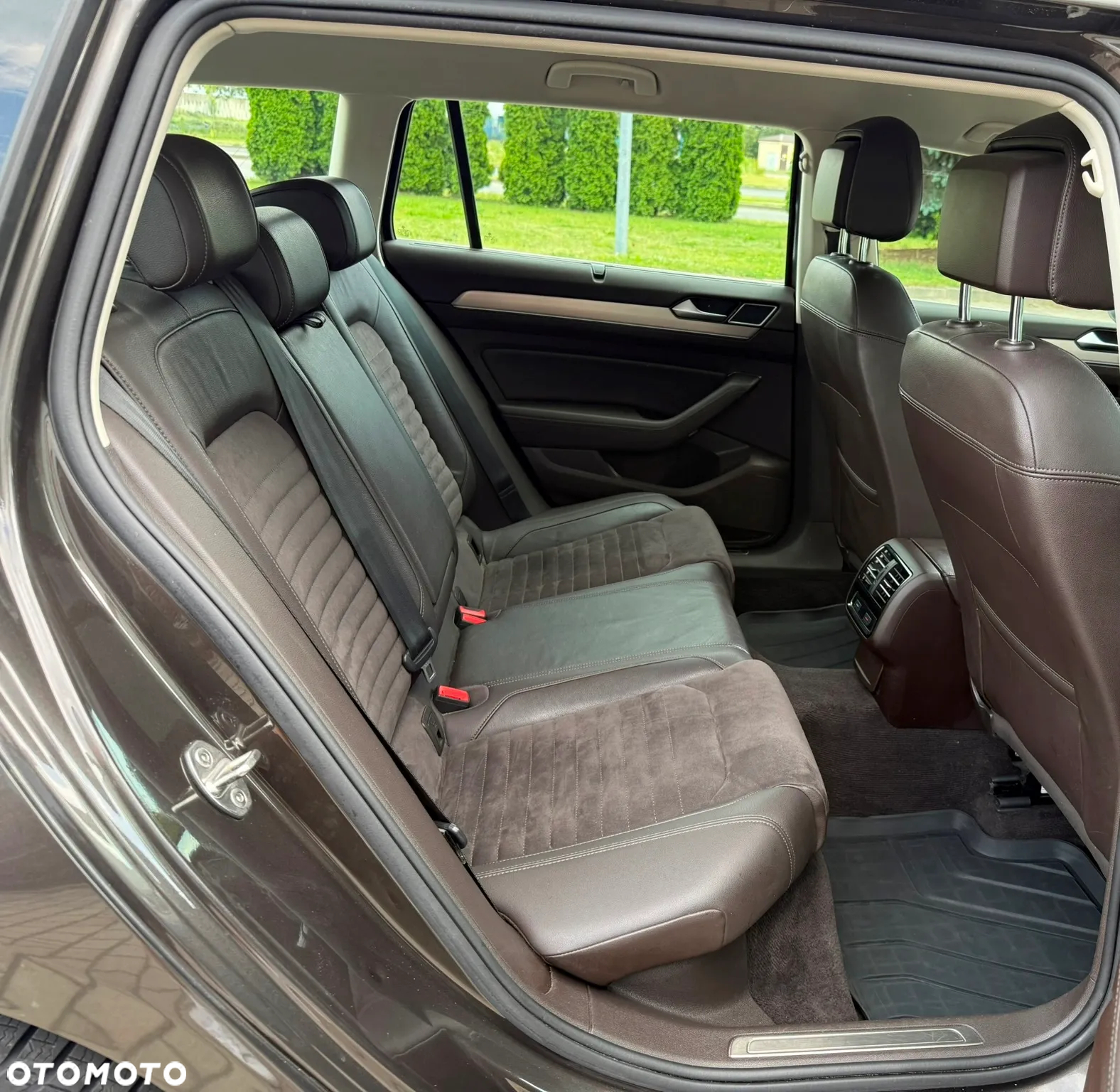 Volkswagen Passat 2.0 TDI BMT Highline - 16