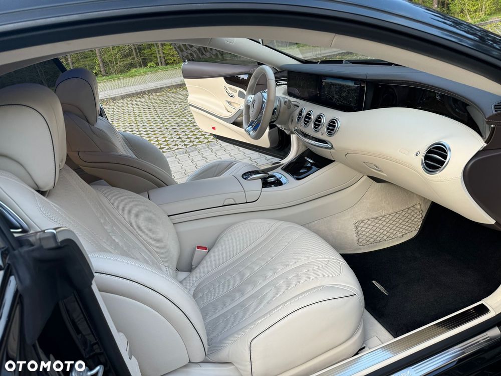 Mercedes-Benz Klasa S 560 Coupe 4-Matic 9G-TRONIC - 25