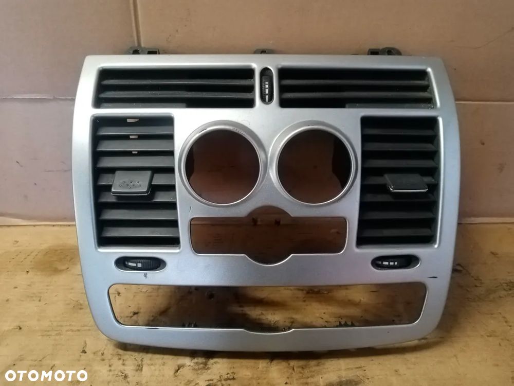 Kratka nawiewu środkowa Mercedes Vito 639 A6396800007 - 1