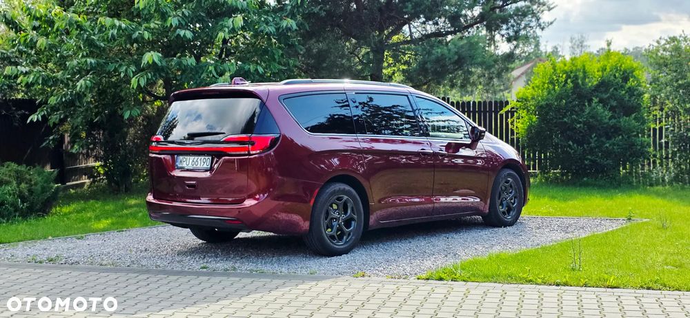 Chrysler Pacifica - 4