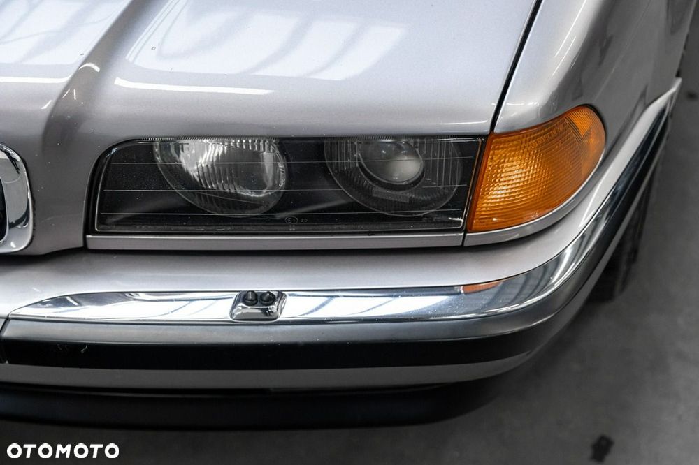 BMW Seria 7 740i V8 - 19