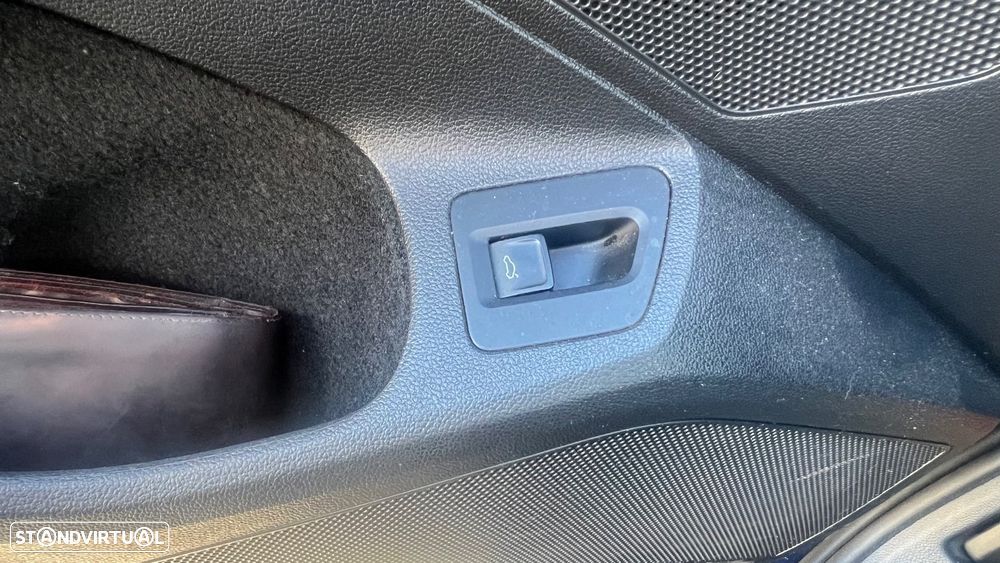 VW Passat Alltrack 2.0 TDi DSG 4Motion - 24