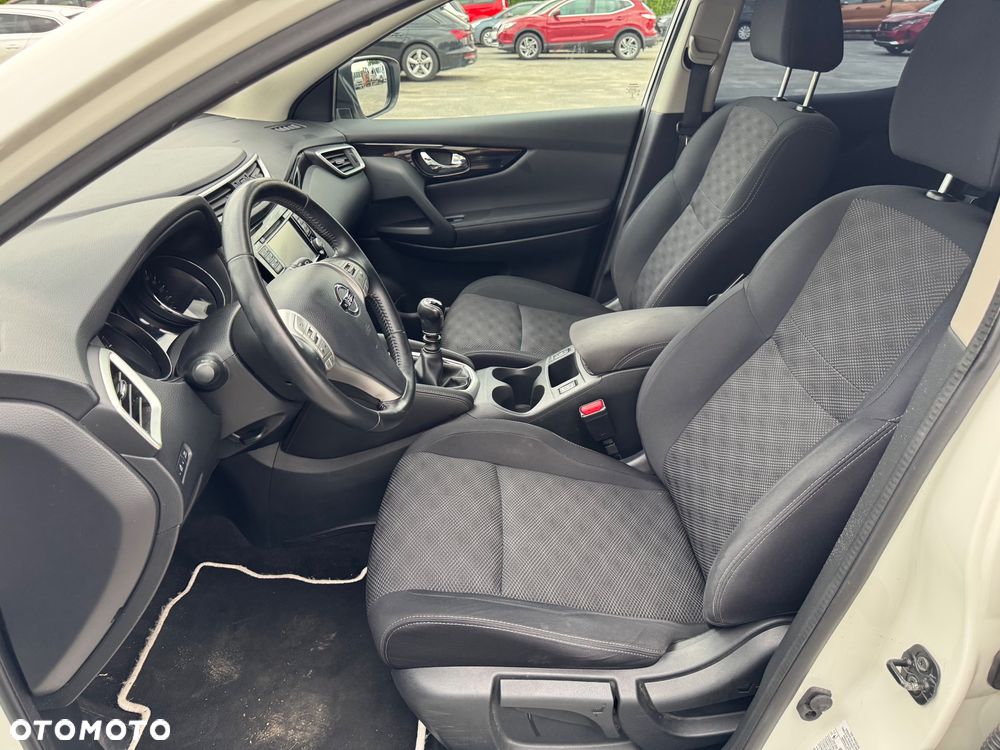 Nissan Qashqai 1.2 DIG-T N-Vision - 6