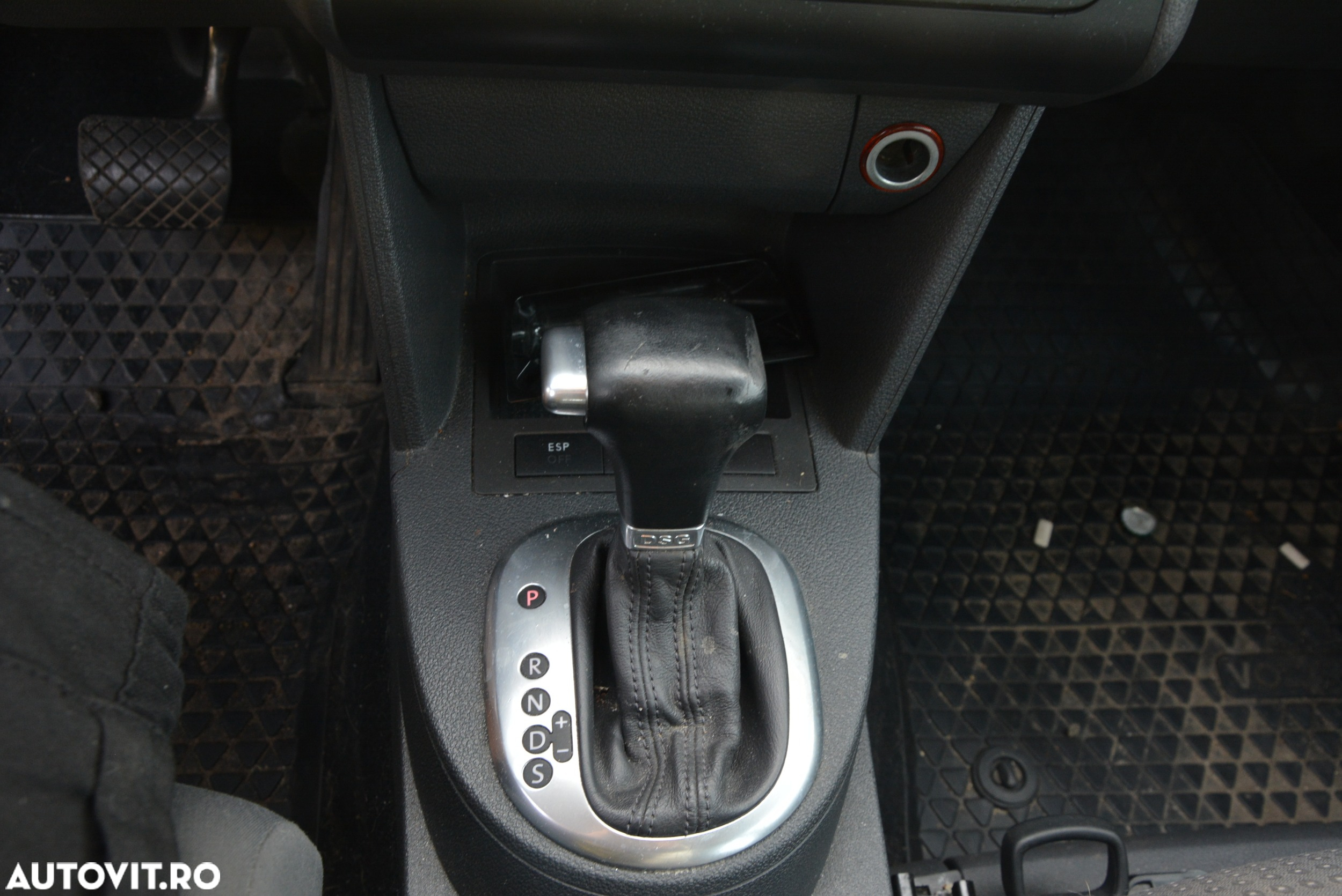 Dezmembrari  VW TOURAN (1T)  2003  > 2010 2.0 TDI Motorina - 32