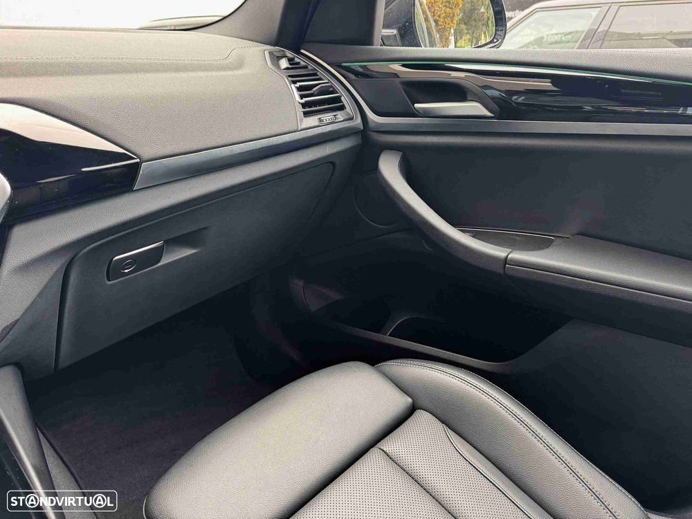 BMW iX3 M Sport Impressive - 11