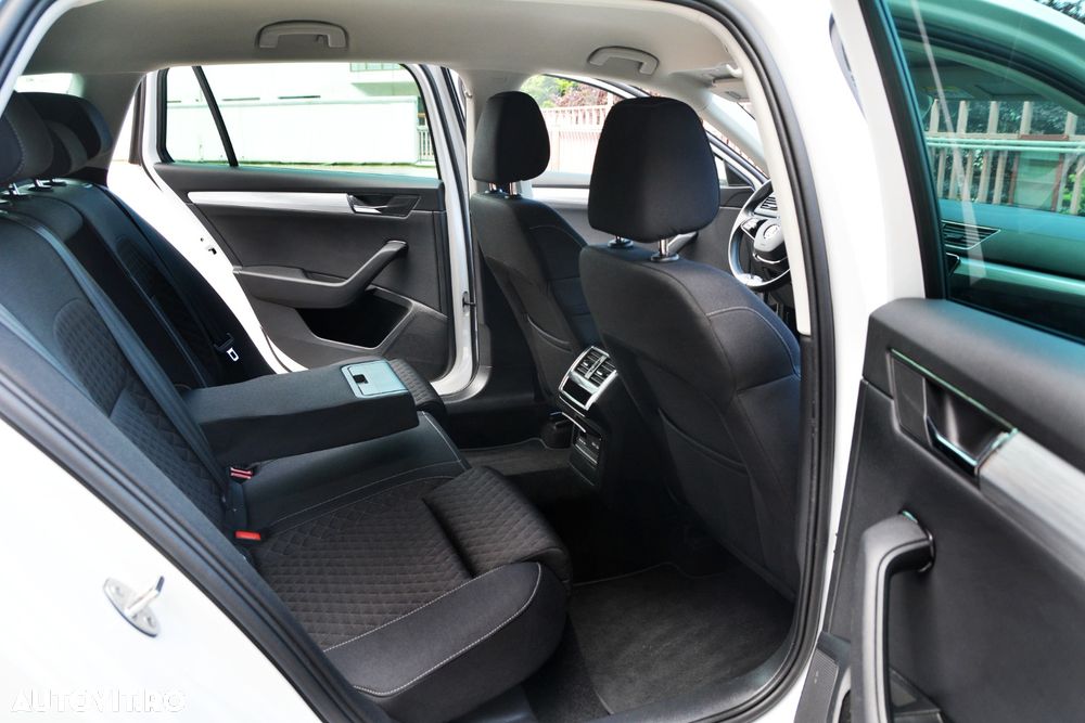 Skoda Superb 2.0 TDI DSG Premium Edition - 24