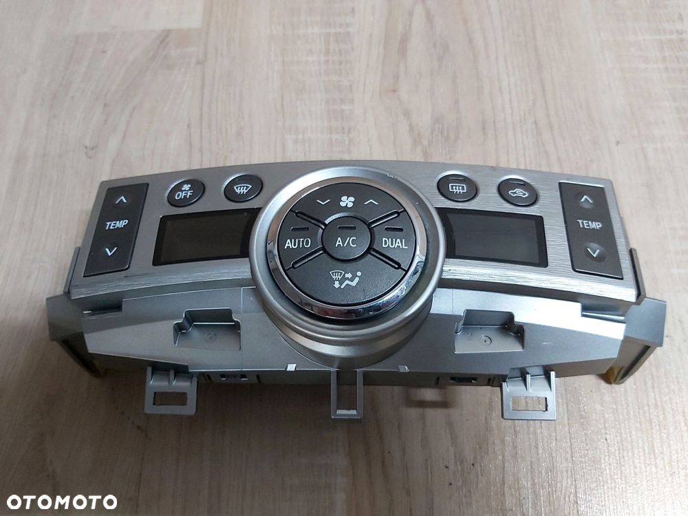 Toyota Verso 09 panel nawiewu klimatyzacji - 2
