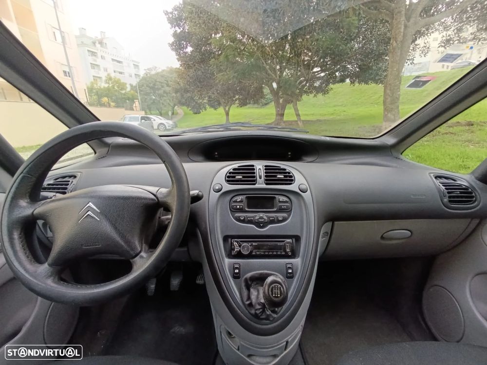 Citroën Xsara Picasso 1.6i Exclusive - 17
