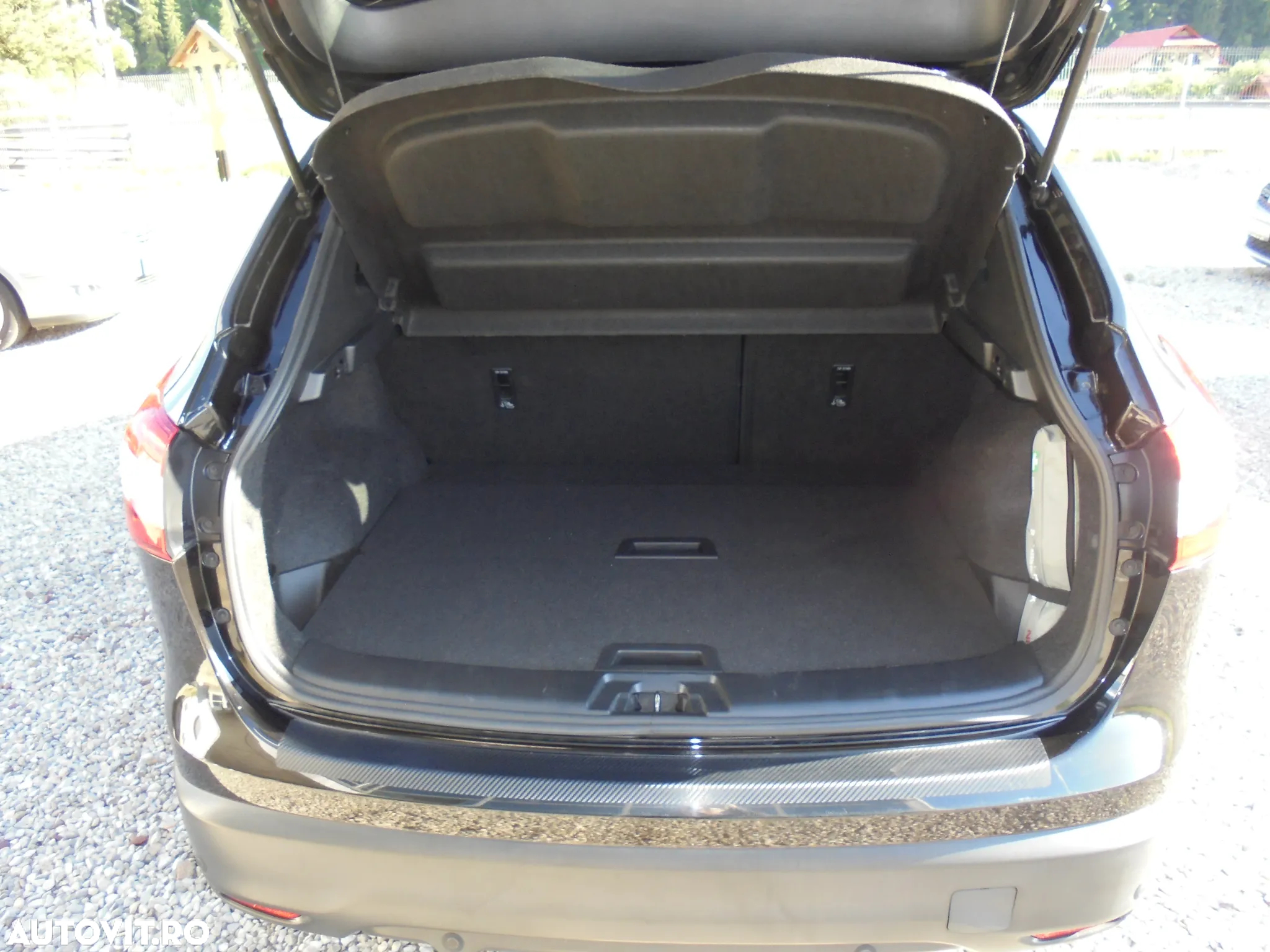 Nissan Qashqai 1.6L dCi Start/Stop 4X4-i N-Connecta - 14
