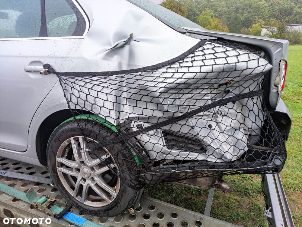 Volkswagen Jetta 1.6 FSI Comfortline - 11