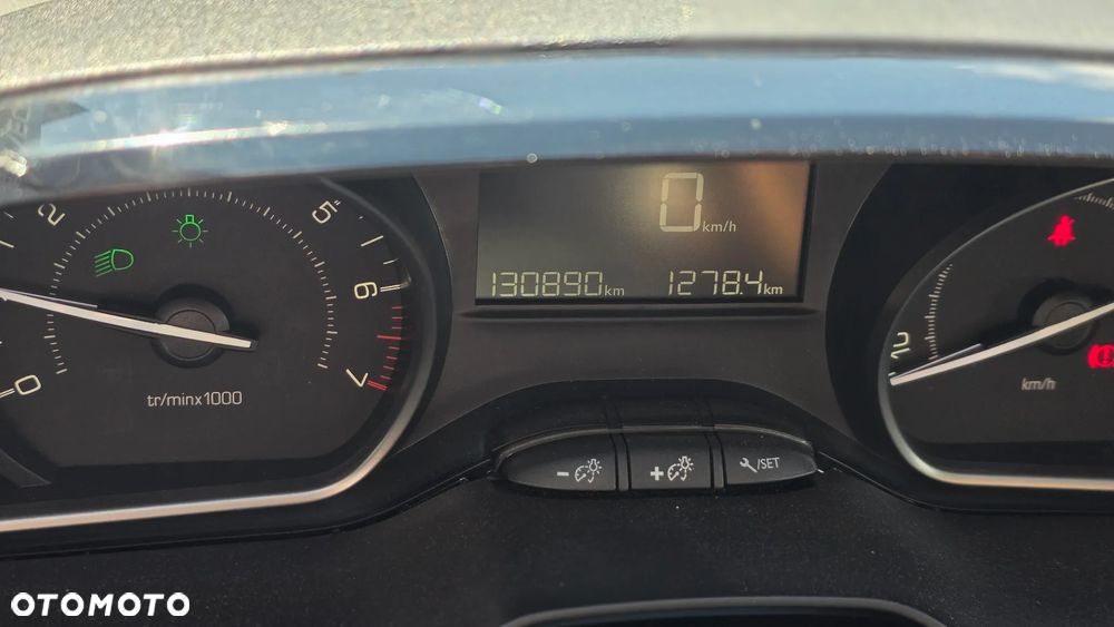 Peugeot 208 1.2 PureTech Active - 9