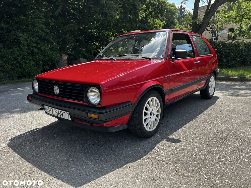 Volkswagen Golf - 1