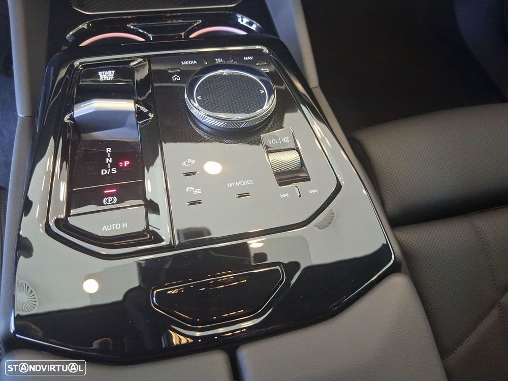 BMW 530 e Pack Desportivo M - 12