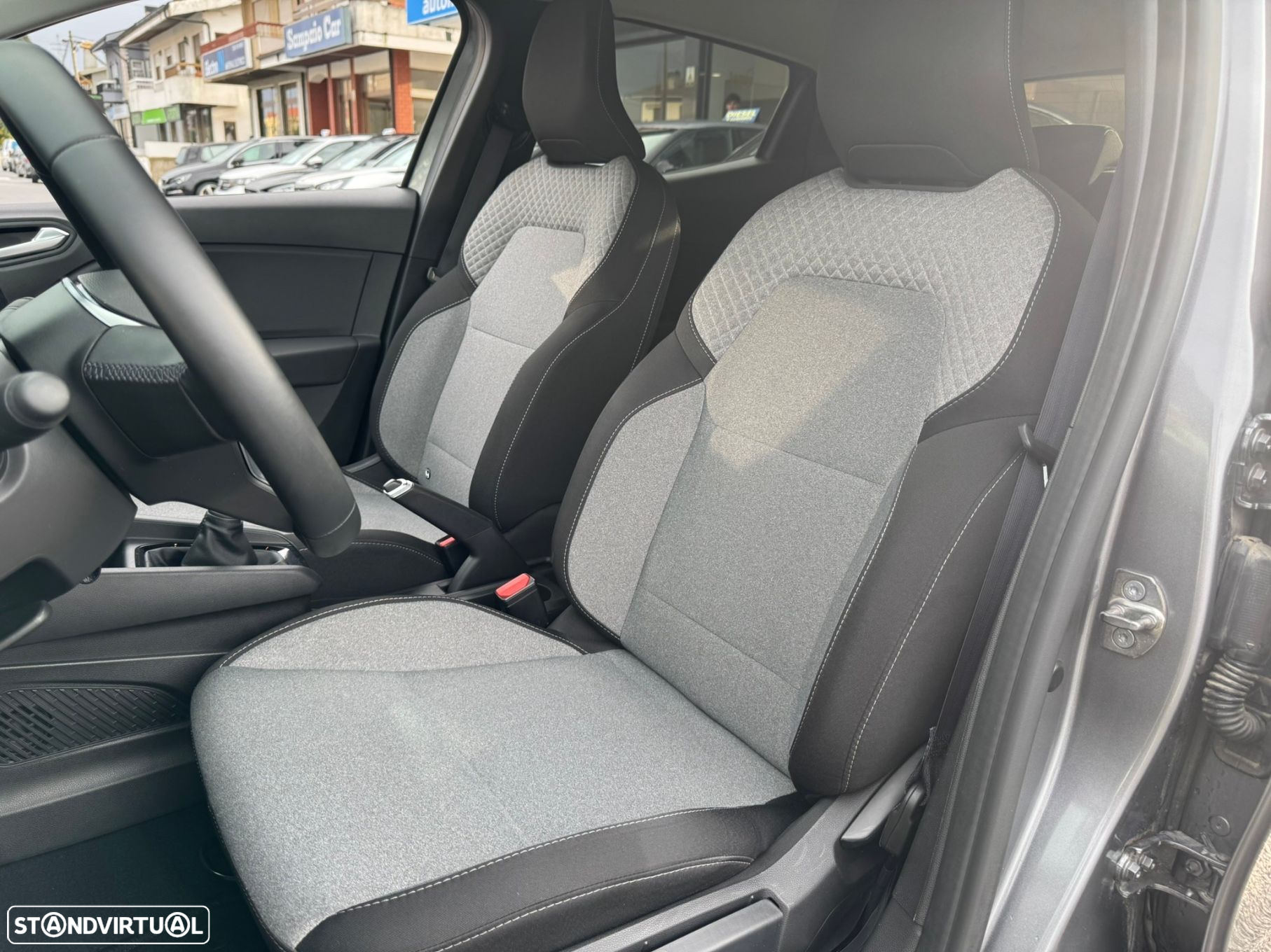 Renault Clio 1.0 TCe Evolution - 9