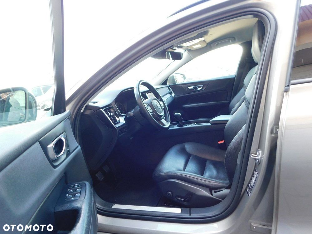 Volvo V60 D3 Momentum Pro - 10