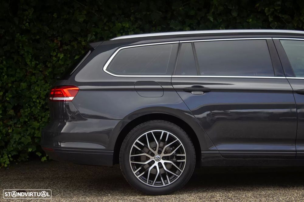 VW Passat Variant - 4