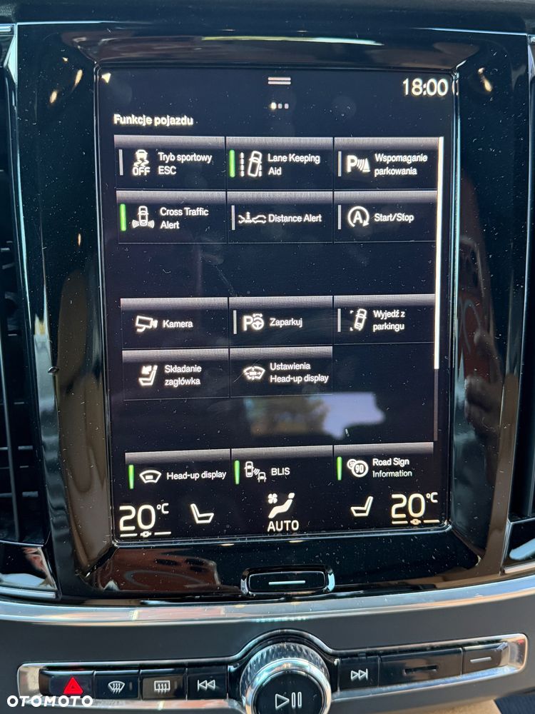 Volvo V90 Cross Country - 19