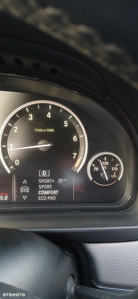 BMW Seria 5 528i xDrive - 14