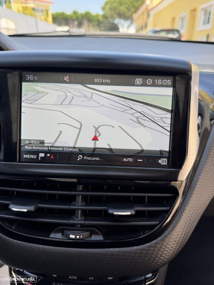Peugeot 2008 1.2 PureTech Crossway EAT6 - 16