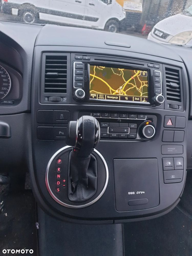 Volkswagen Multivan - 19