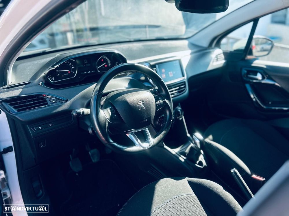 Peugeot 208 1.2 PureTech Active - 35