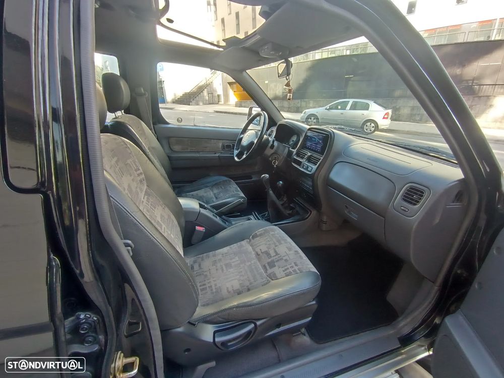 Nissan Pick Up 2.5 TD CD Navara - 24