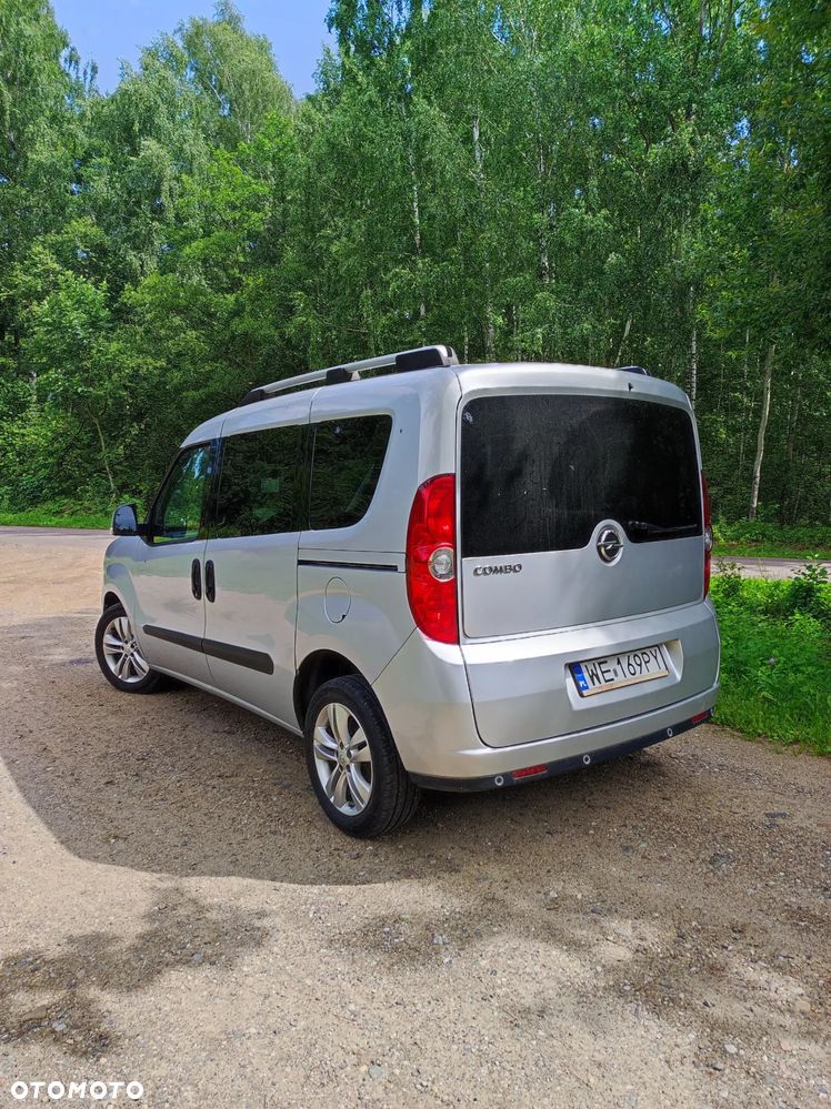 Opel Combo 1.6 CDTI Cosmo - 4