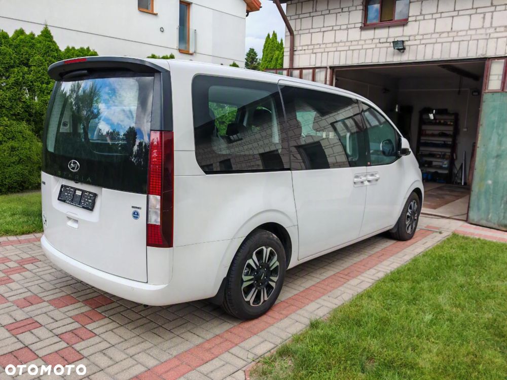 Hyundai Staria 2.2 CRDi Allrad Prime - 2