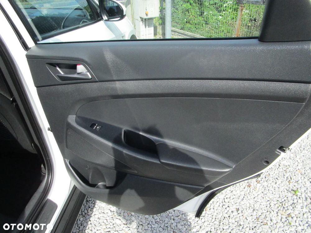 Hyundai Tucson 1.6 GDI BlueDrive Classic 2WD - 23