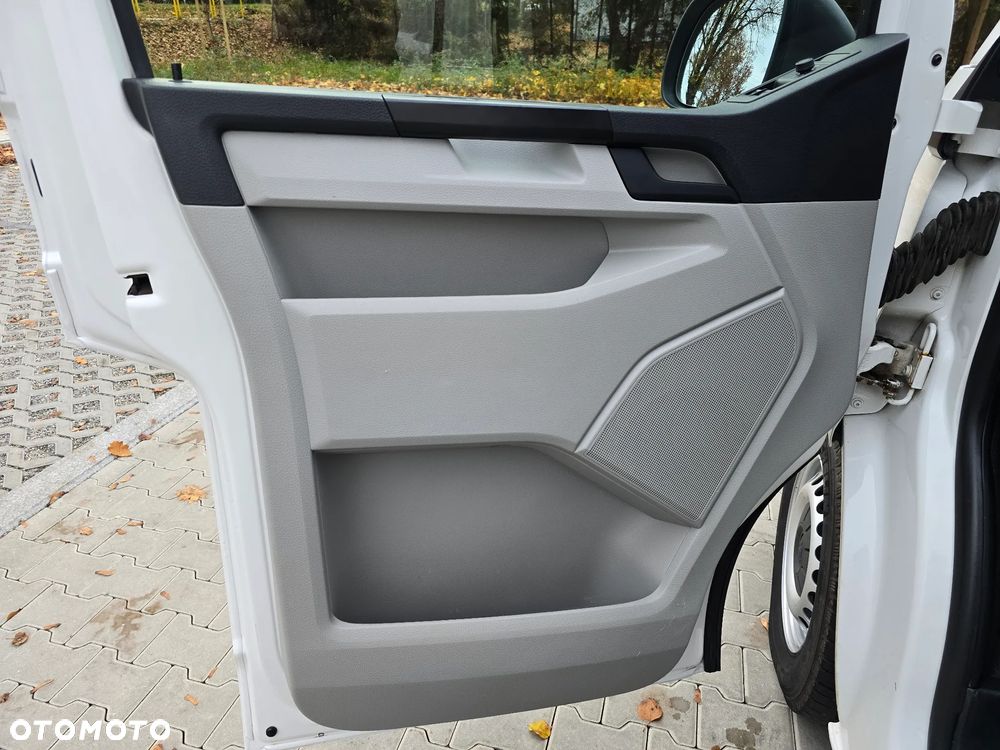 Volkswagen Transporter T6 - 16