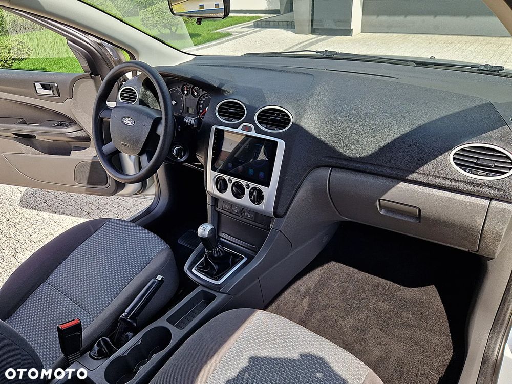 Ford Focus 1.6 16V Ambiente - 9