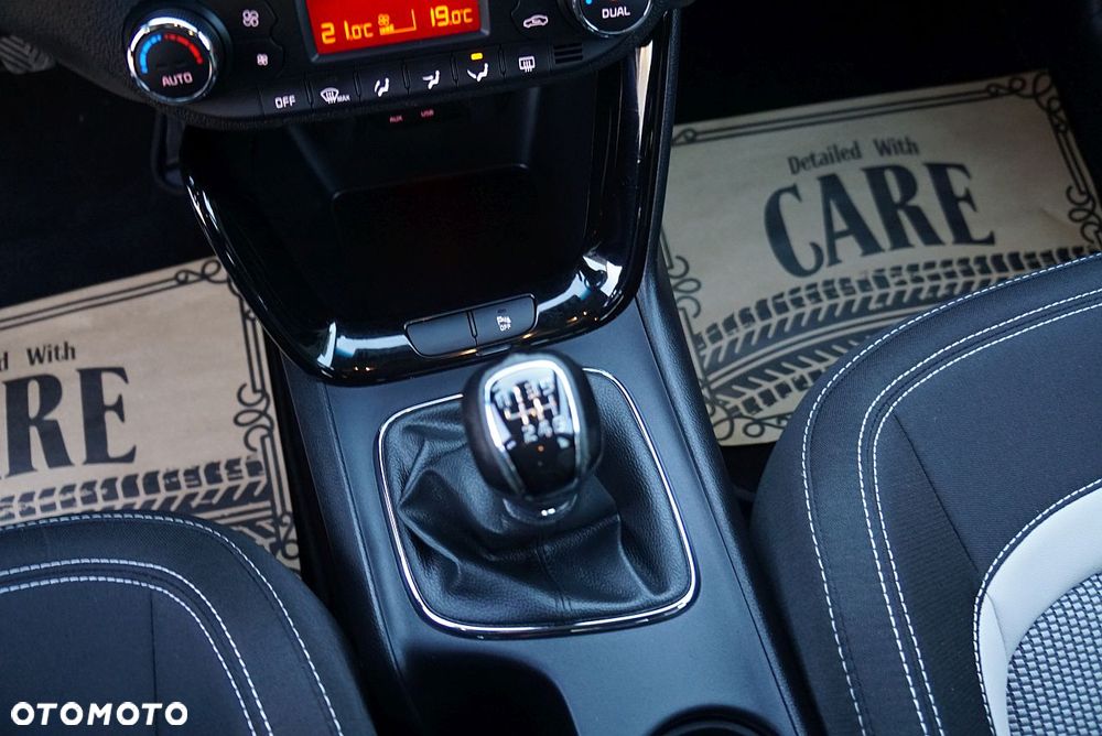 Kia Ceed 1.4 CVVT Dream-Team Edition - 22