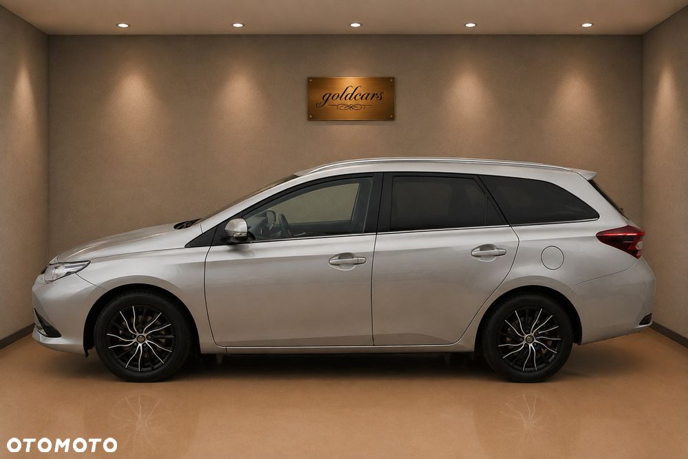 Toyota Auris 1.6 D-4D Premium - 7