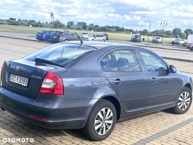 Skoda Octavia 1.8 TSI Ambiente - 2