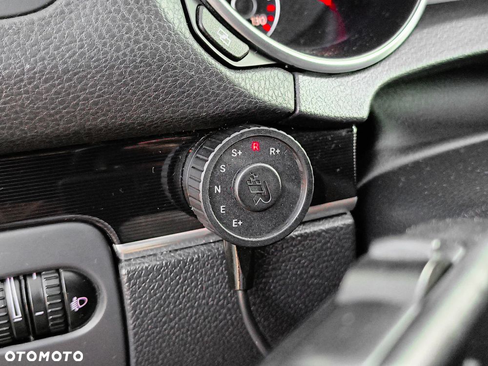 Volkswagen Golf VI 2.0 TSI GTI - 28