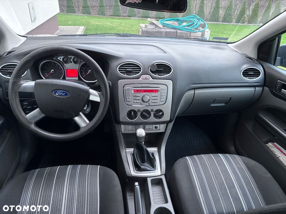 Ford Focus 1.6 Trend - 9