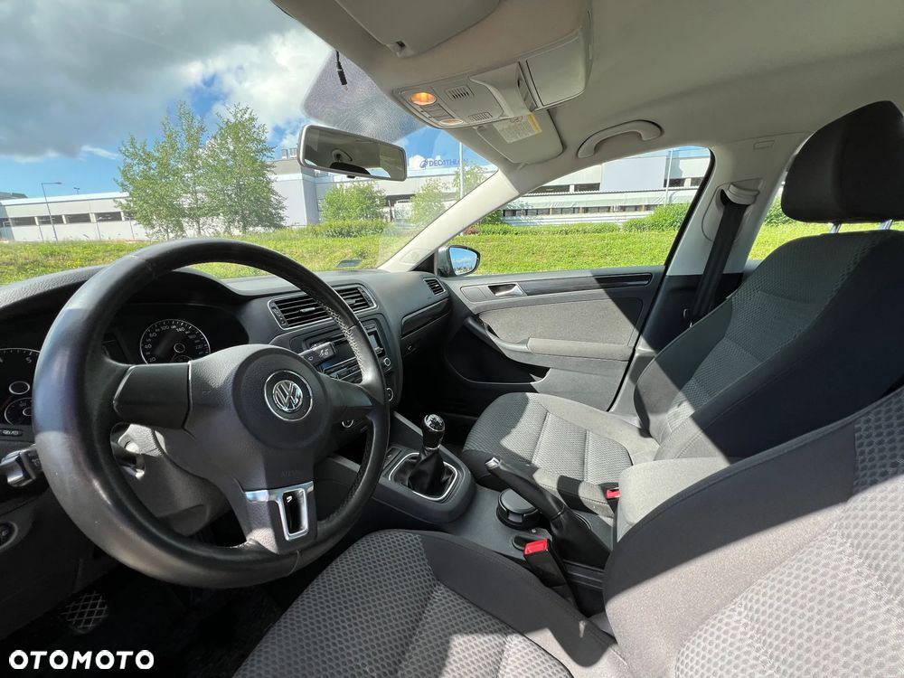 Volkswagen Jetta 1.2 TSI Trendline - 18