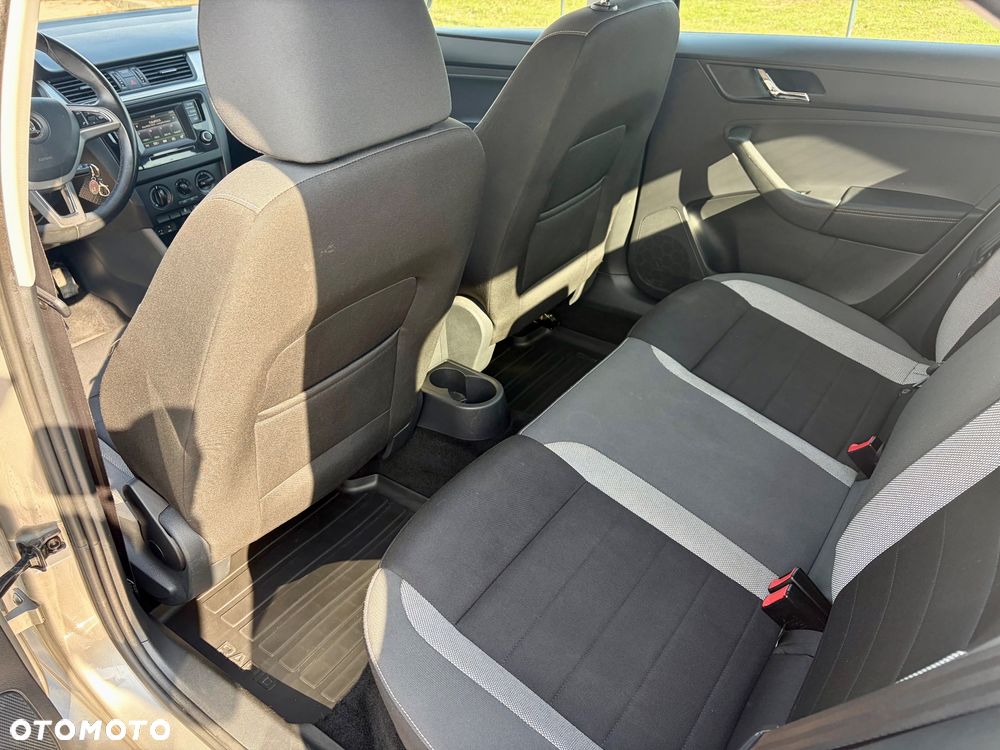 Skoda RAPID 1.2 TSI Ambition - 10