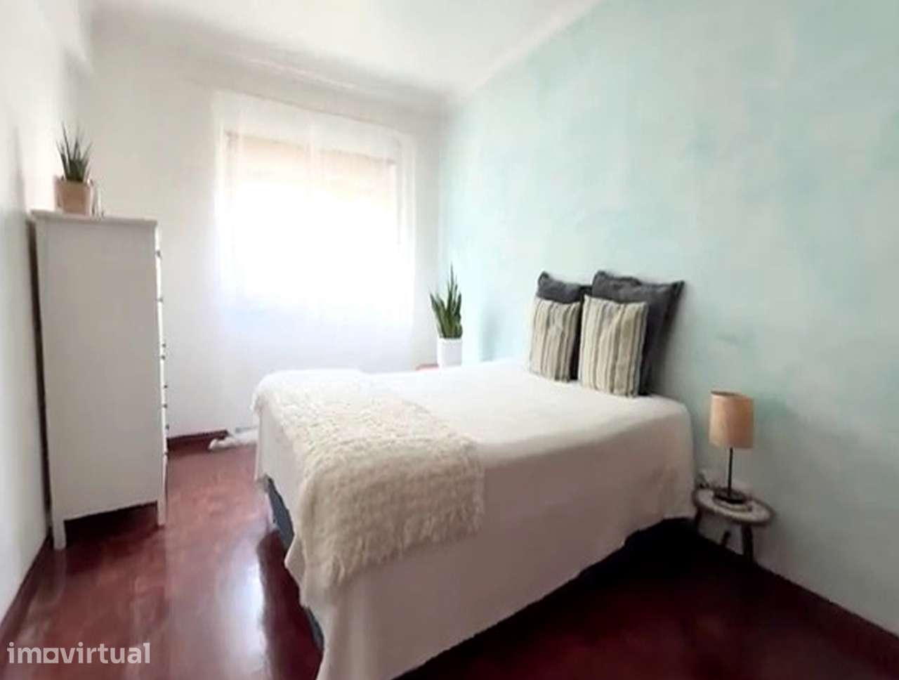 Apartamento T2 com varanda, ar condicionado e excelente localização - Grande imagem: 3/17